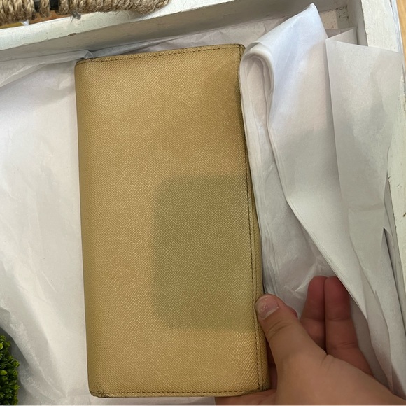 Authentic Buberry leather wallet - Picture 12 of 13